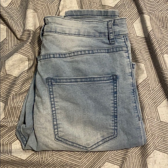 2 pairs of jeans - Picture 5 of 5